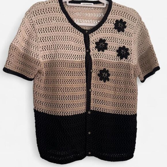 Vintage Hand-Embroidered Boho Floral Blouse – Tan Folk Cottage Top Medium - Picture 3 of 7